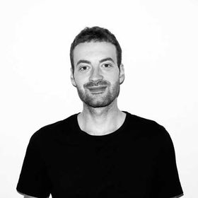 A black and white portrait of Manuel von Stuckrad (born Puchta), the author of this website